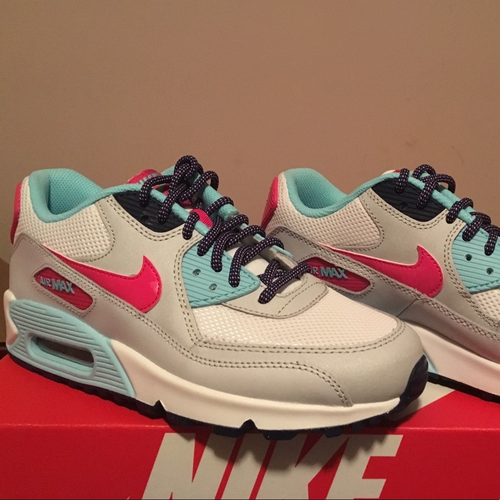 Nike Air Max 90 Mesh (GS) size 5.5Y-7Y